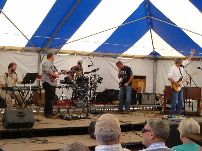 P1000045.JPG (91782 bytes)