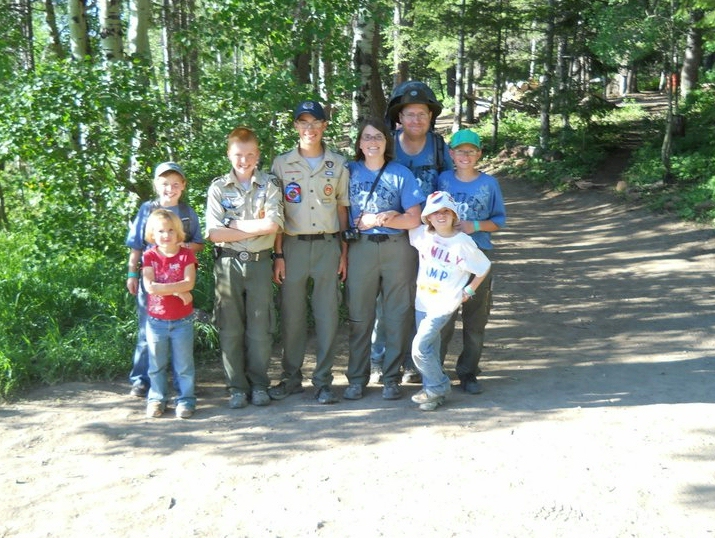 FamilyCamp.jpg (354410 bytes)
