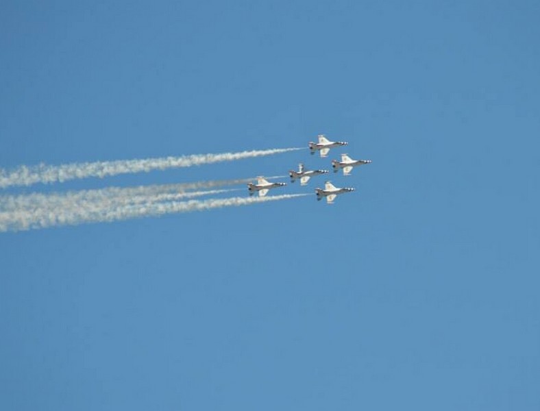 Tbirds02.jpg (24670 bytes)