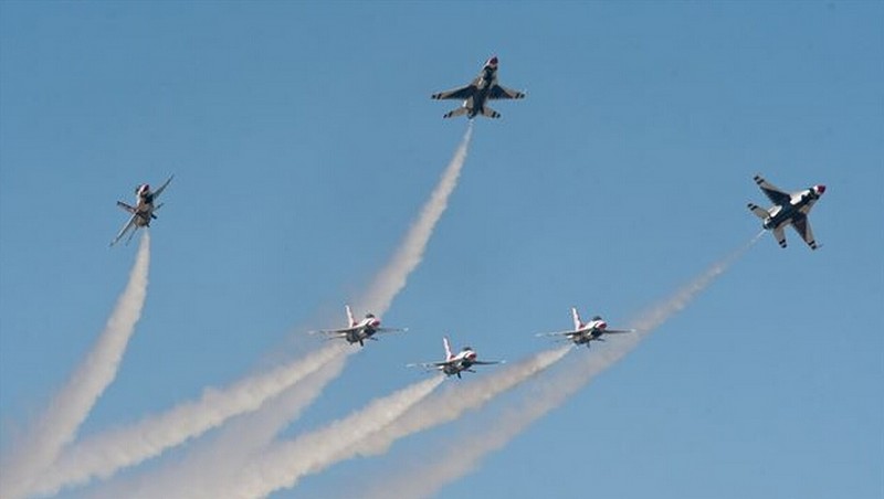 Tbirds14.jpg (29922 bytes)