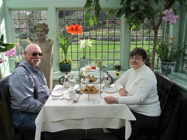 Bob&Ginni3.jpg (106784 bytes)