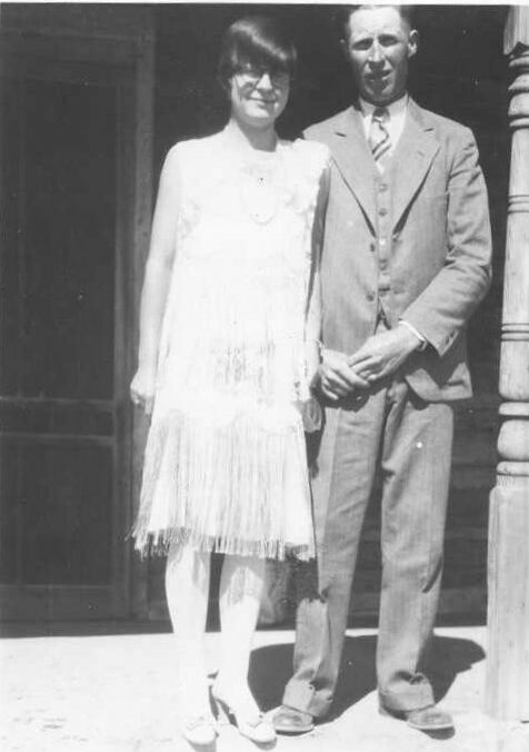 Hazel & Leo Hall.jpg (36725 bytes)