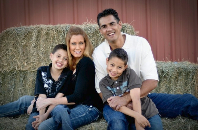 Family2.jpg (214084 bytes)