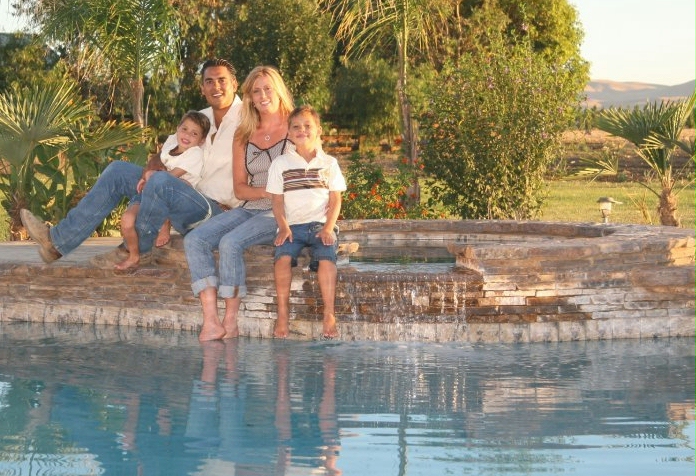 Family3.jpg (309740 bytes)