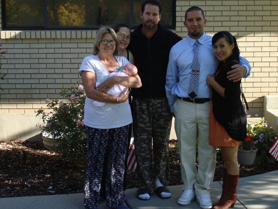 Bobbys Family 2.jpg (156465 bytes)