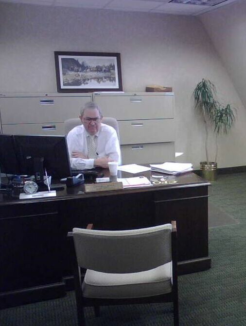 Me_At_Work.jpg (41031 bytes)