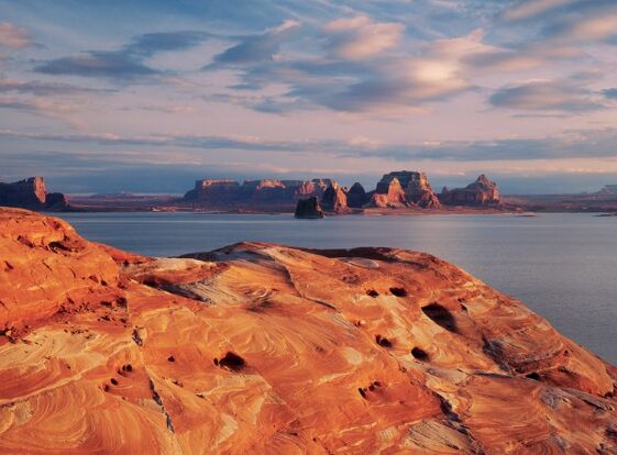 Lake Powell1.jpg (43303 bytes)