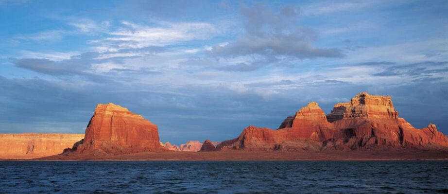 Lake Powell3.jpg (45001 bytes)