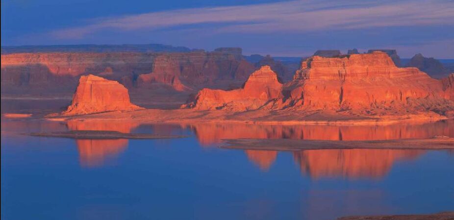 Lake Powell4.jpg (40175 bytes)
