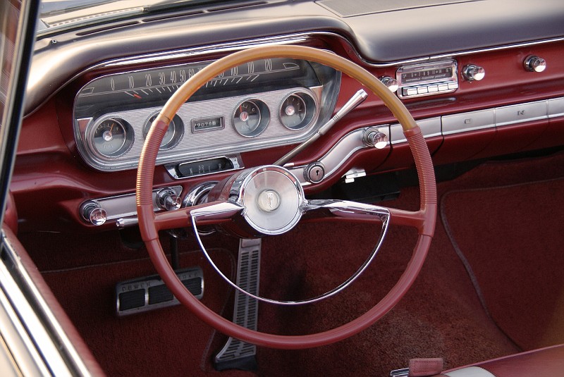 60Pontiac2.jpg (133556 bytes)