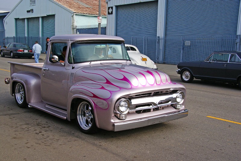 cars1000.jpg (160113 bytes)