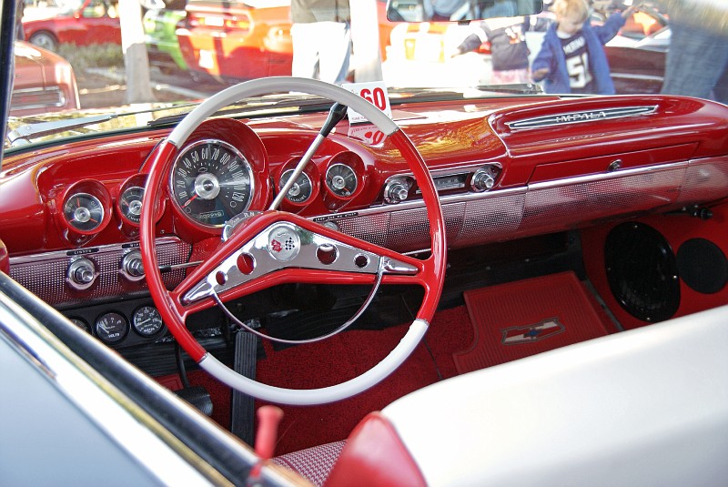cars1003.jpg (147471 bytes)
