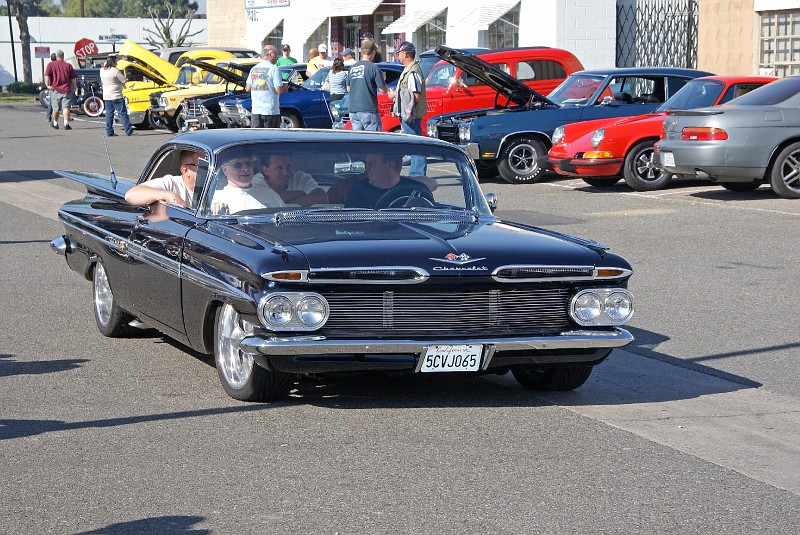 cars1031.jpg (194726 bytes)