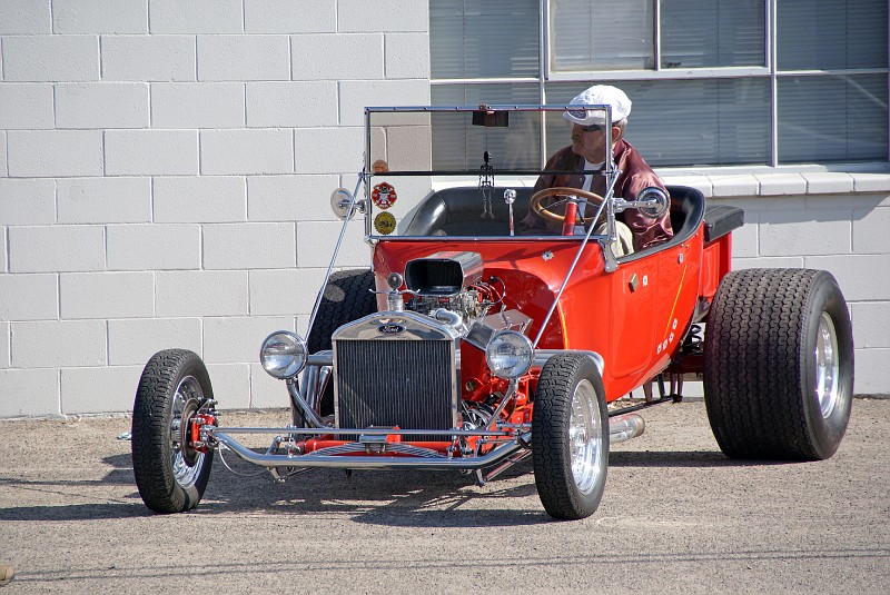 cars1034.jpg (163584 bytes)