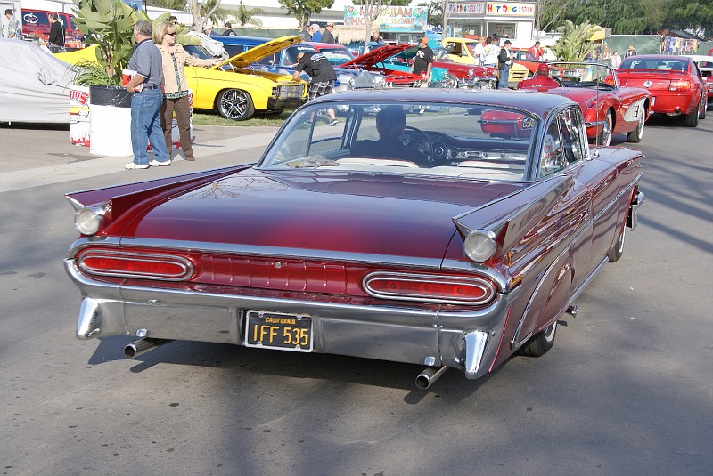 cars1051.jpg (163219 bytes)