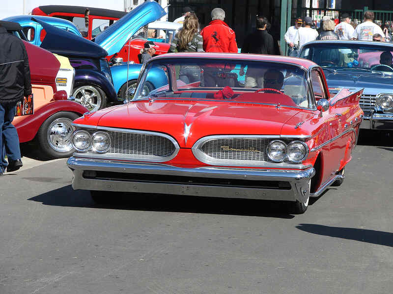 cars1053.jpg (388811 bytes)