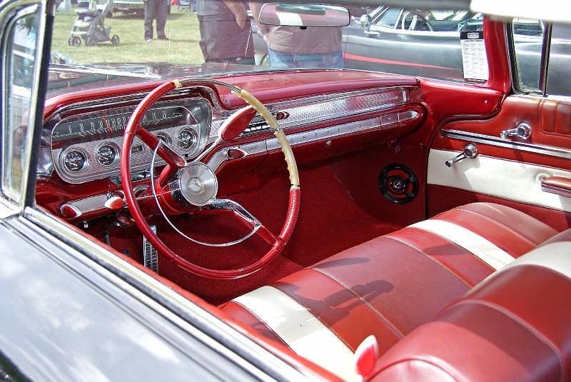 cars1057.jpg (160125 bytes)