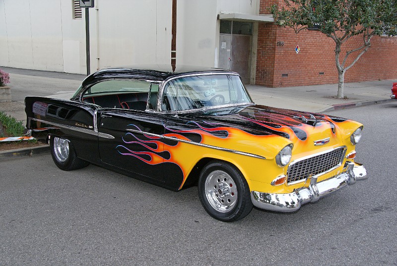 cars1060.jpg (174842 bytes)