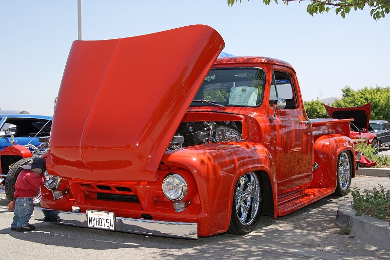 cars1085.jpg (138343 bytes)