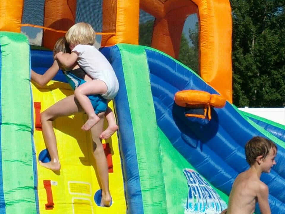 Climbing.jpg (108210 bytes)
