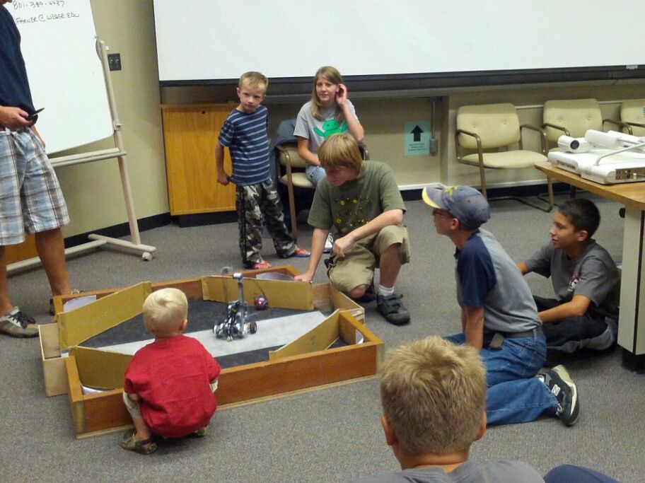 SamsRobot.jpg (101282 bytes)