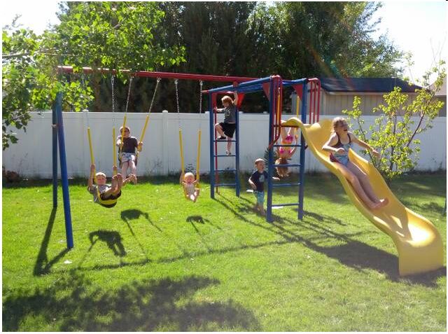 Swingset2.jpg (79917 bytes)