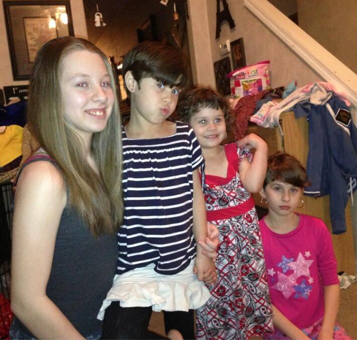 TheGirls4-13.jpg (89895 bytes)