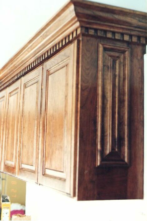 Cupboard.jpg (47658 bytes)
