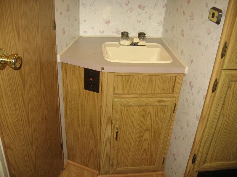 Inside11.jpg (69786 bytes)