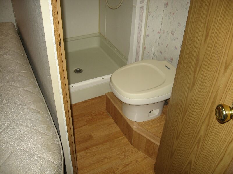 Inside15.jpg (71565 bytes)